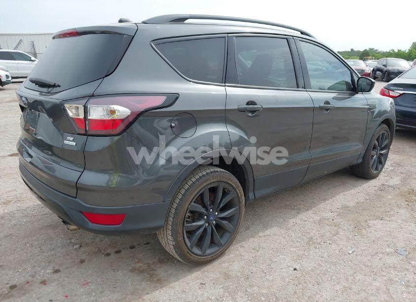 Photo 4 of 2018 Ford Escape SE (VIN 1FMCU0GD3JUC18823)