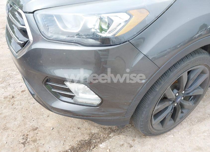 Photo 6 of 2018 Ford Escape SE (VIN 1FMCU0GD3JUC18823)