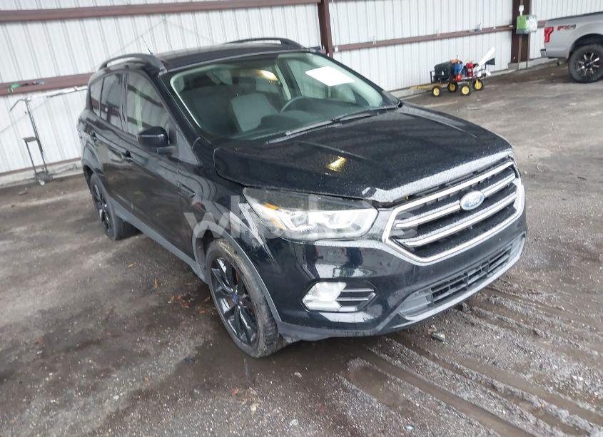 2018 Ford Escape SE (VIN 1FMCU0GD3JUC26548) main photo