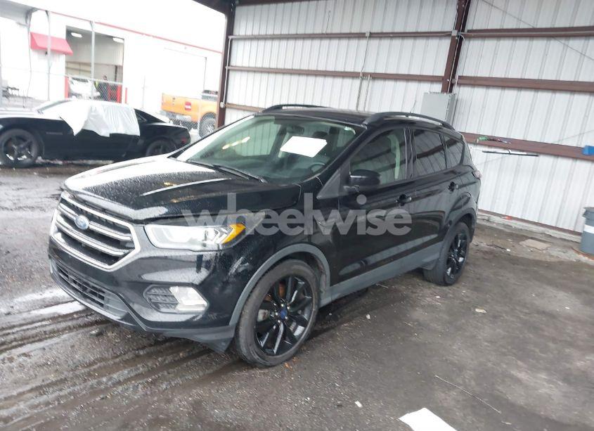 Photo 2 of 2018 Ford Escape SE (VIN 1FMCU0GD3JUC26548)