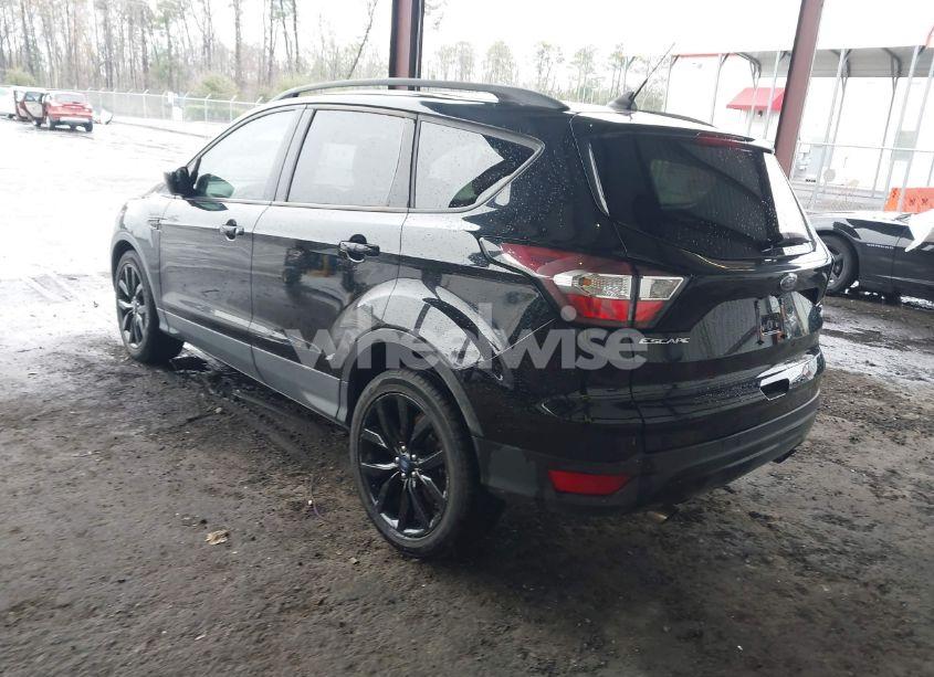 Photo 3 of 2018 Ford Escape SE (VIN 1FMCU0GD3JUC26548)