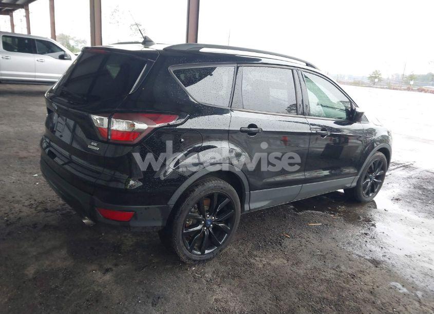 Photo 4 of 2018 Ford Escape SE (VIN 1FMCU0GD3JUC26548)