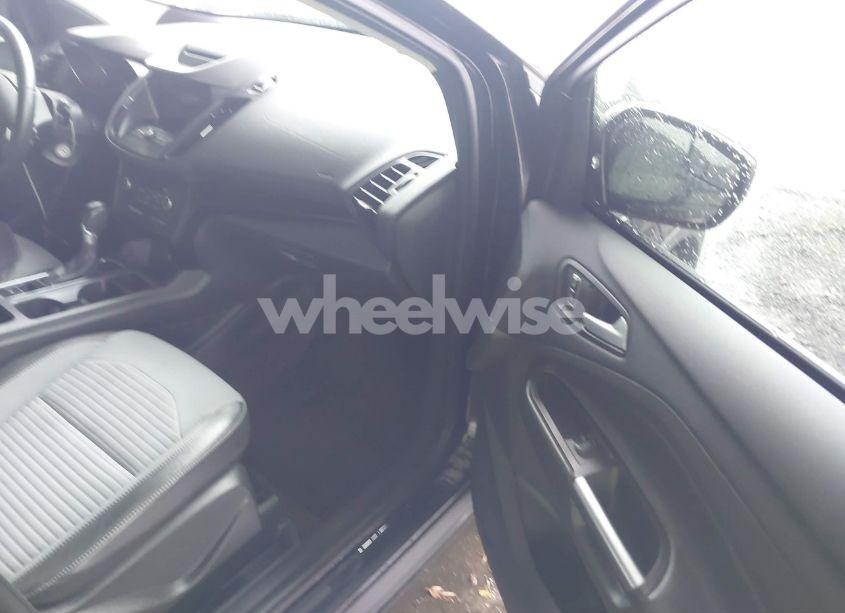 Photo 5 of 2018 Ford Escape SE (VIN 1FMCU0GD3JUC26548)