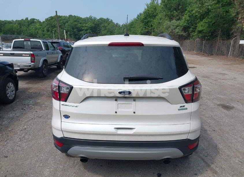 Photo 16 of 2018 Ford Escape SE (VIN 1FMCU0GD3JUC27392)