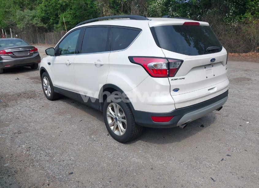 Photo 3 of 2018 Ford Escape SE (VIN 1FMCU0GD3JUC27392)