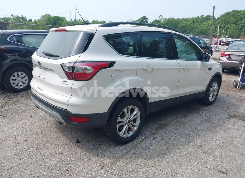 Photo 4 of 2018 Ford Escape SE (VIN 1FMCU0GD3JUC27392)