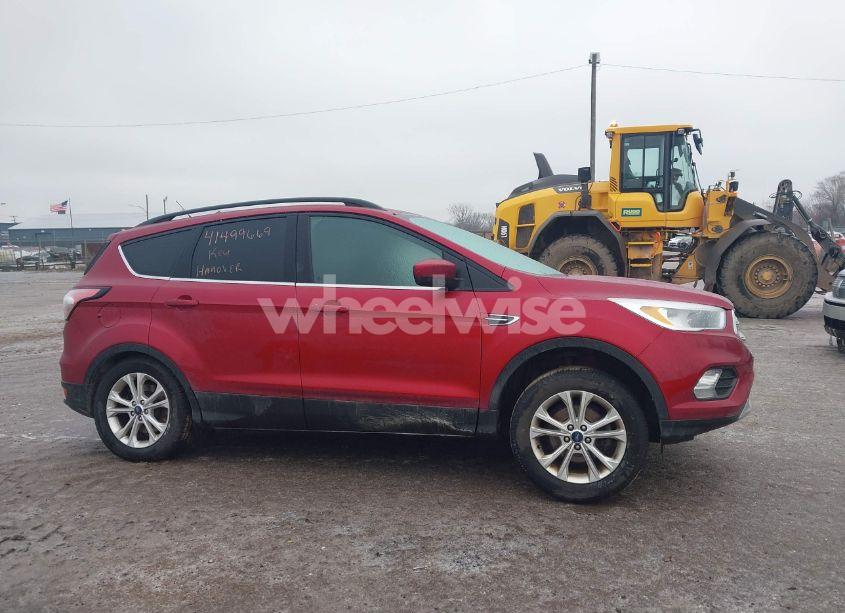 Photo 13 of 2018 Ford Escape SE (VIN 1FMCU0GD3JUC28526)