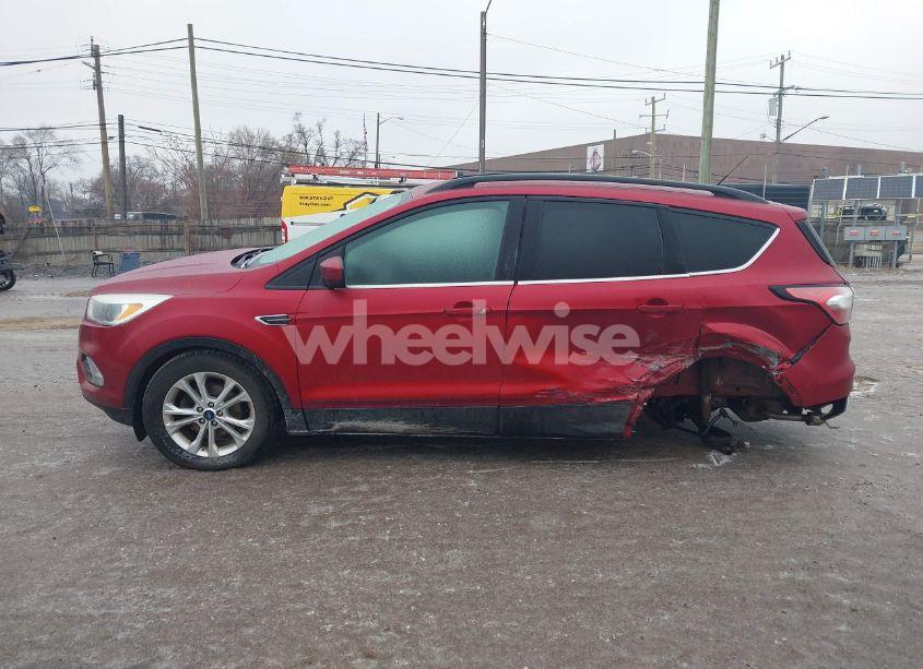 Photo 14 of 2018 Ford Escape SE (VIN 1FMCU0GD3JUC28526)