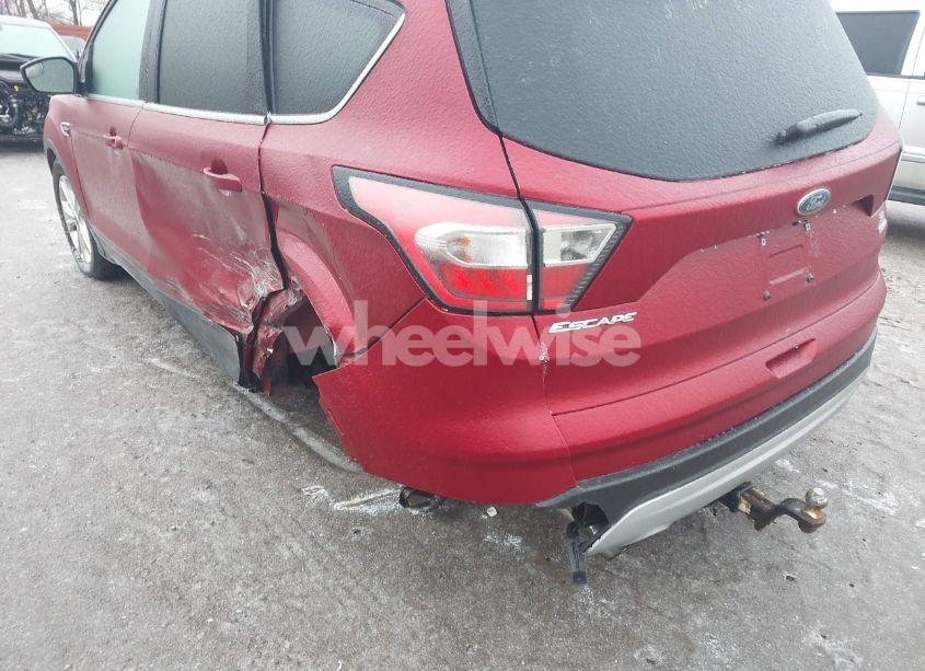 Photo 18 of 2018 Ford Escape SE (VIN 1FMCU0GD3JUC28526)