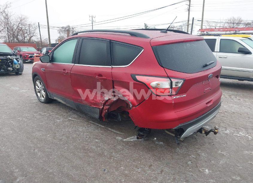 Photo 3 of 2018 Ford Escape SE (VIN 1FMCU0GD3JUC28526)