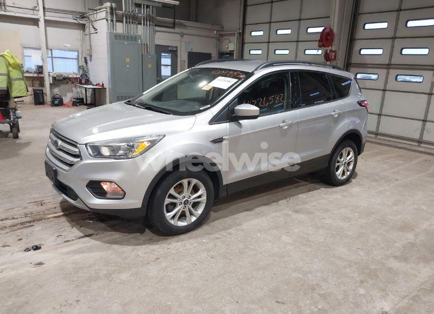 Photo 2 of 2018 Ford Escape SE (VIN 1FMCU0GD3JUC30549)