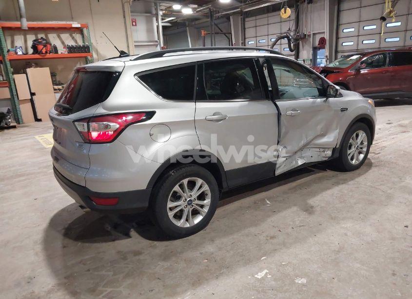 Photo 4 of 2018 Ford Escape SE (VIN 1FMCU0GD3JUC30549)
