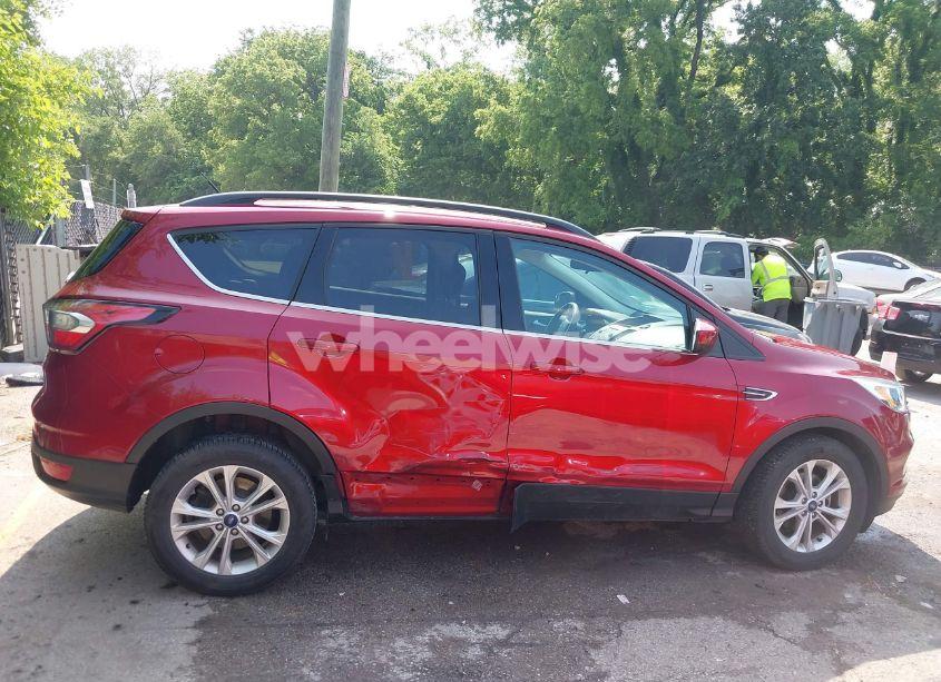 Photo 14 of 2018 Ford Escape SE (VIN 1FMCU0GD3JUC34570)