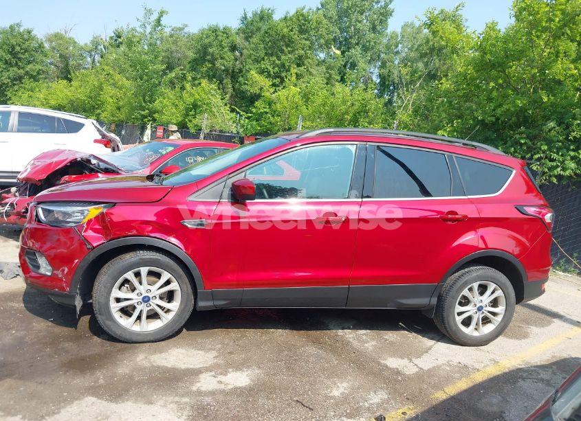 Photo 15 of 2018 Ford Escape SE (VIN 1FMCU0GD3JUC34570)