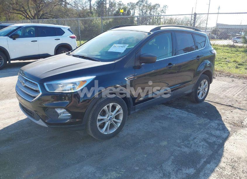 Photo 2 of 2018 Ford Escape SE (VIN 1FMCU0GD3JUC47108)