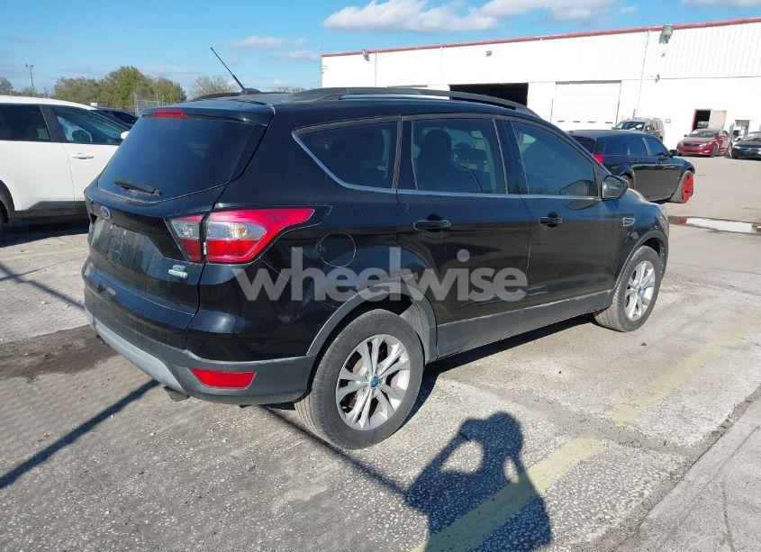 Photo 4 of 2018 Ford Escape SE (VIN 1FMCU0GD3JUC47108)