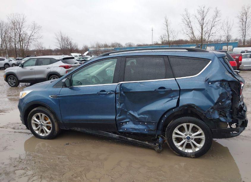 Photo 15 of 2018 Ford Escape SE (VIN 1FMCU0GD3JUC85714)
