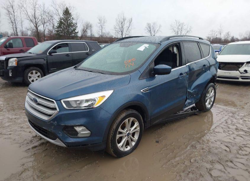 Photo 2 of 2018 Ford Escape SE (VIN 1FMCU0GD3JUC85714)