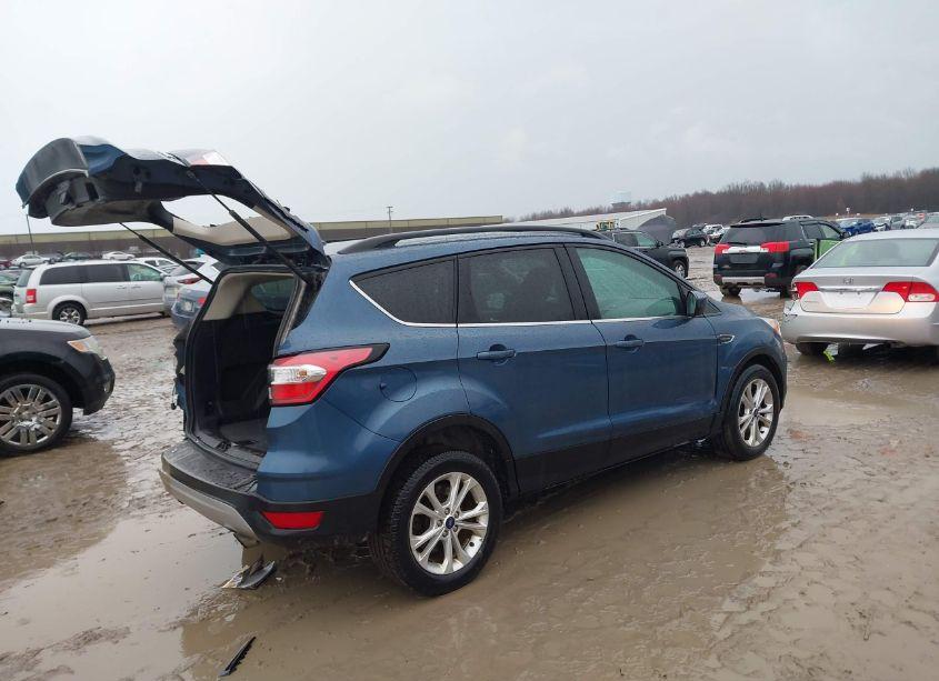 Photo 4 of 2018 Ford Escape SE (VIN 1FMCU0GD3JUC85714)