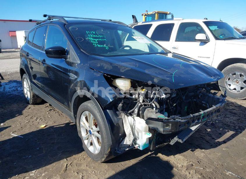 2018 Ford Escape SE (VIN 1FMCU0GD3JUD41098) main photo