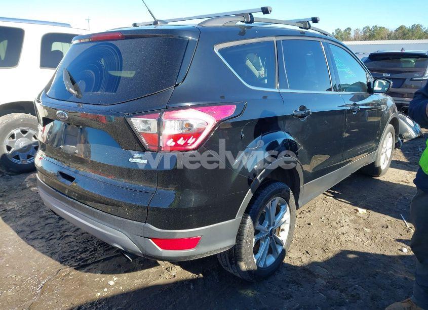Photo 4 of 2018 Ford Escape SE (VIN 1FMCU0GD3JUD41098)