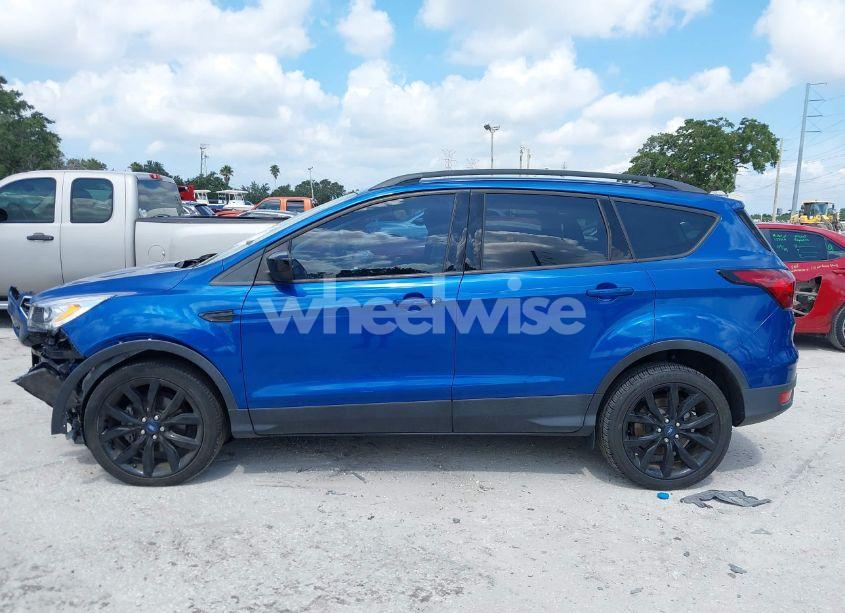Photo 15 of 2019 Ford Escape SE (VIN 1FMCU0GD3KUA12547)