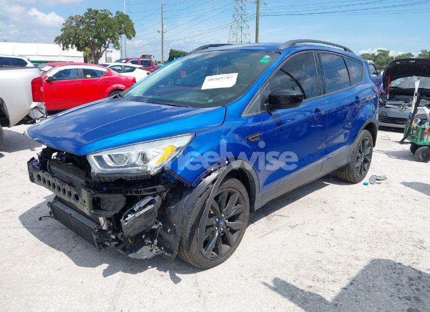 Photo 2 of 2019 Ford Escape SE (VIN 1FMCU0GD3KUA12547)