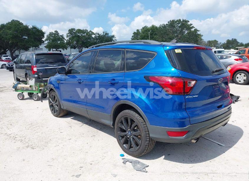 Photo 3 of 2019 Ford Escape SE (VIN 1FMCU0GD3KUA12547)
