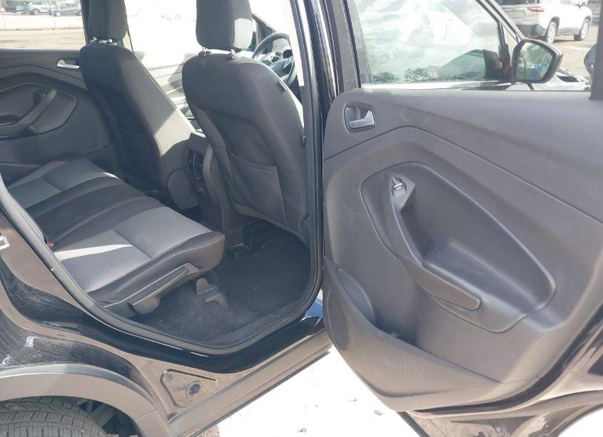 Photo 8 of 2019 Ford Escape SE (VIN 1FMCU0GD3KUA51431)