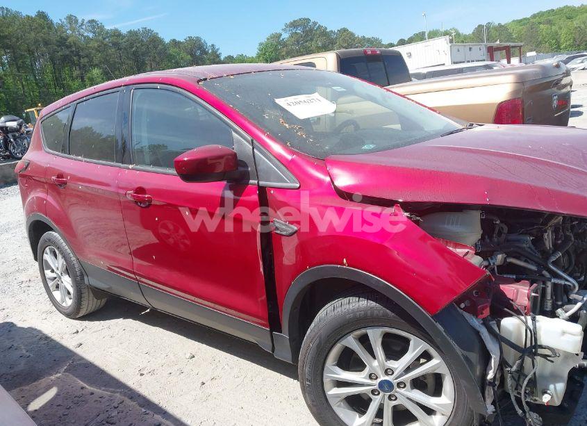 Photo 13 of 2019 Ford Escape SE (VIN 1FMCU0GD3KUA58413)