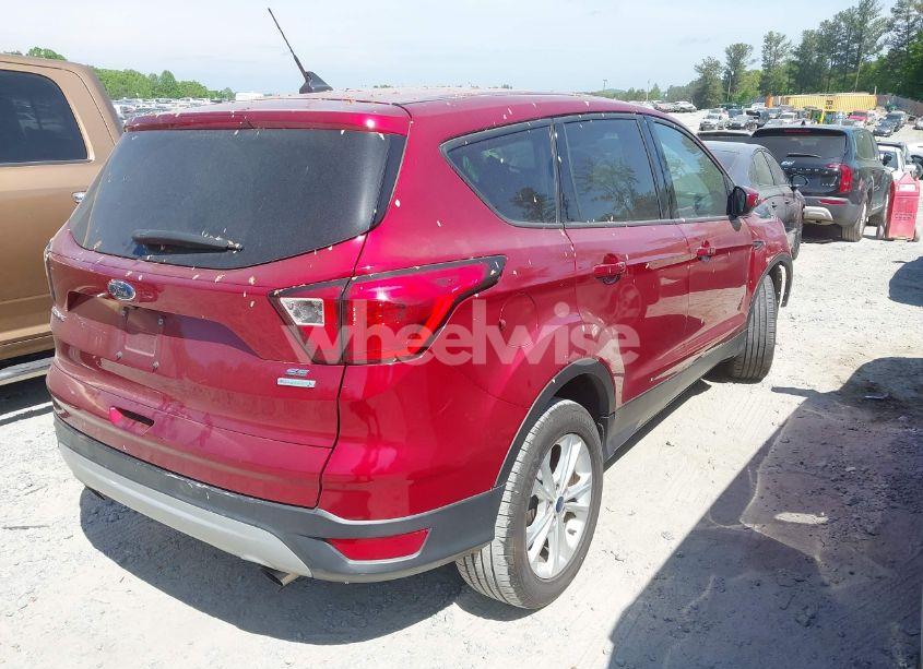 Photo 4 of 2019 Ford Escape SE (VIN 1FMCU0GD3KUA58413)
