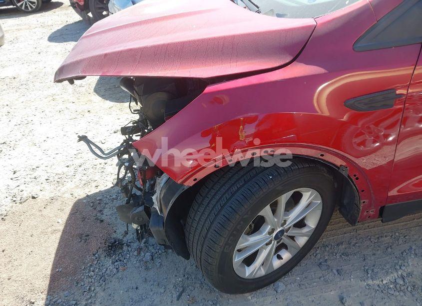 Photo 6 of 2019 Ford Escape SE (VIN 1FMCU0GD3KUA58413)