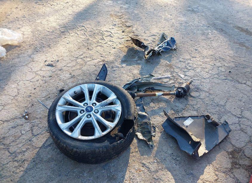 Photo 11 of 2019 Ford Escape SE (VIN 1FMCU0GD3KUA62414)