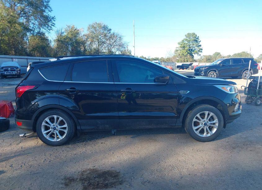 Photo 13 of 2019 Ford Escape SE (VIN 1FMCU0GD3KUA62414)