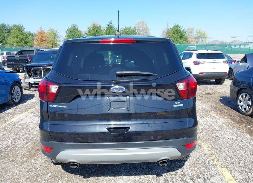 Photo 16 of 2019 Ford Escape SE (VIN 1FMCU0GD3KUB32719)