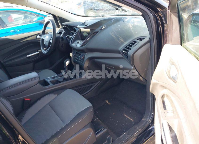 Photo 5 of 2019 Ford Escape SE (VIN 1FMCU0GD3KUB32719)