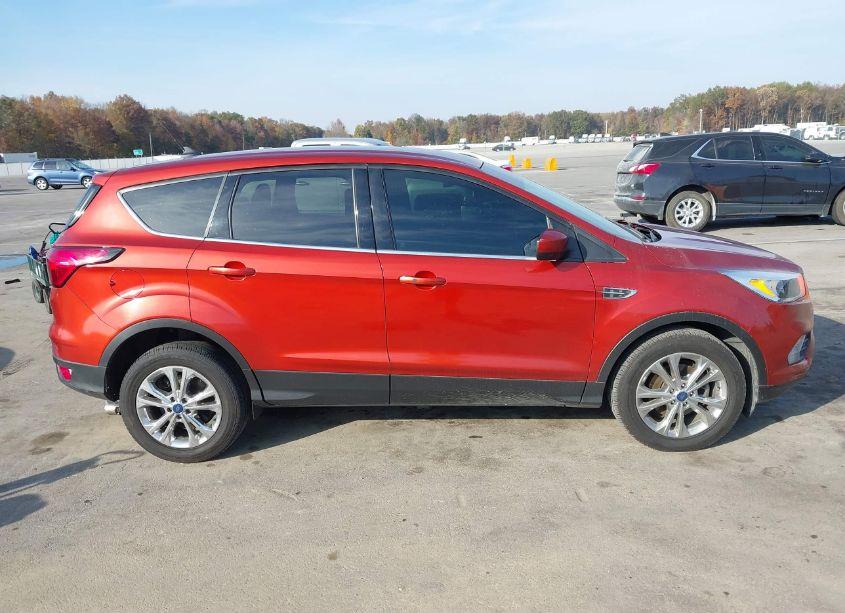 Photo 13 of 2019 Ford Escape SE (VIN 1FMCU0GD3KUC51872)