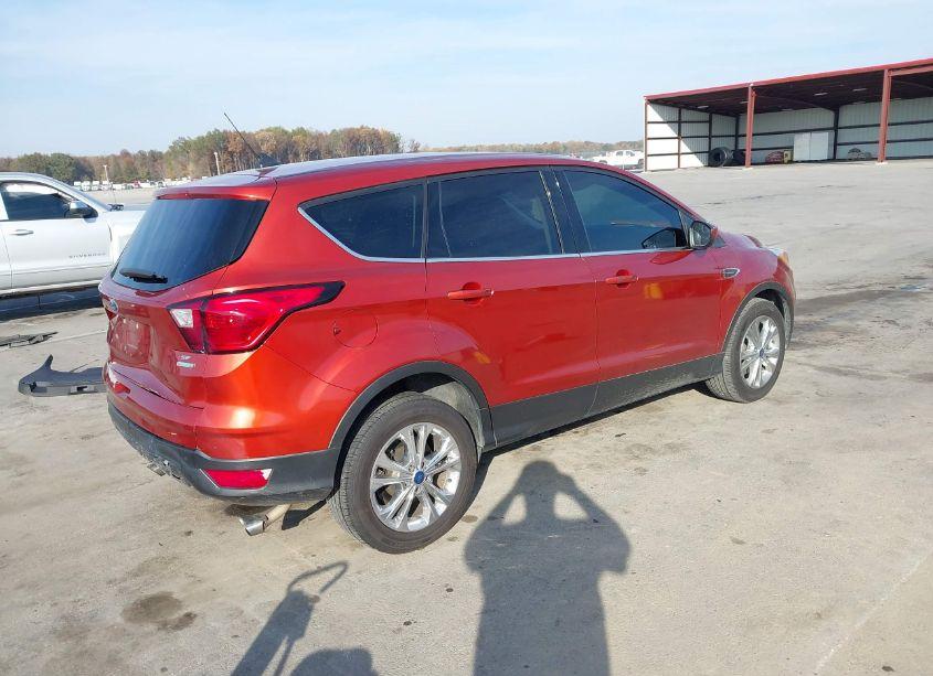 Photo 4 of 2019 Ford Escape SE (VIN 1FMCU0GD3KUC51872)