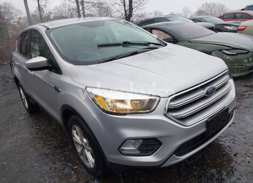 2017 Ford Escape SE (VIN 1FMCU0GD4HUA53374) main photo