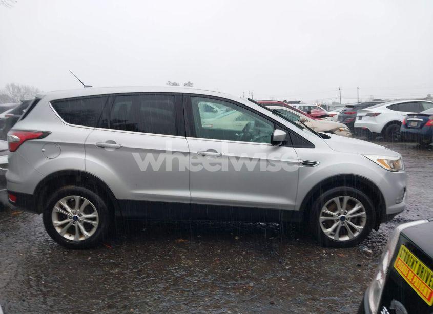 Photo 13 of 2017 Ford Escape SE (VIN 1FMCU0GD4HUA53374)