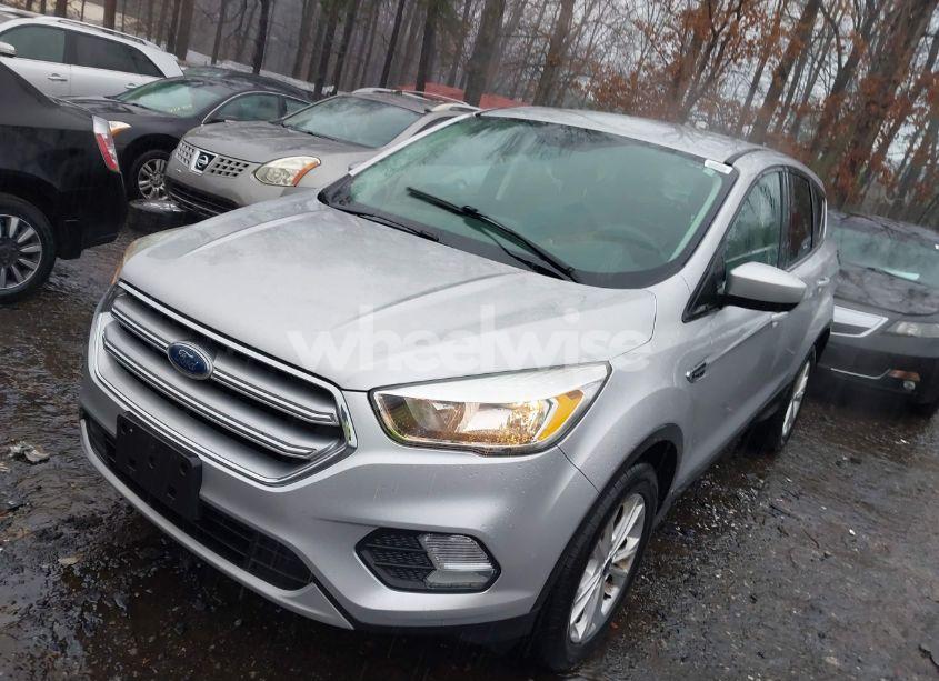 Photo 2 of 2017 Ford Escape SE (VIN 1FMCU0GD4HUA53374)