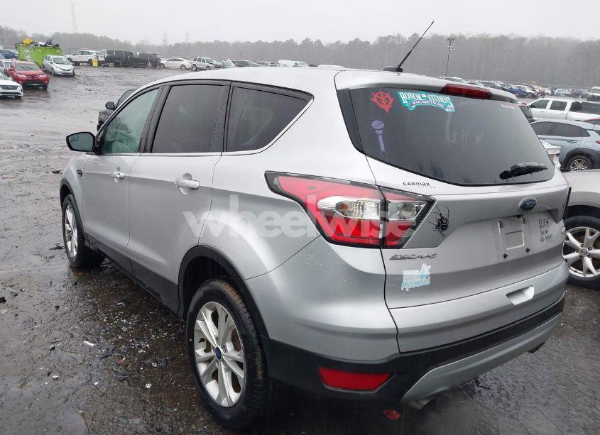 Photo 3 of 2017 Ford Escape SE (VIN 1FMCU0GD4HUA53374)