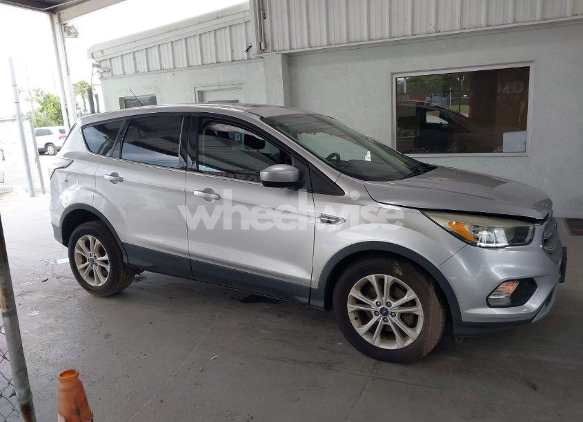 Photo 13 of 2017 Ford Escape SE (VIN 1FMCU0GD4HUA74239)