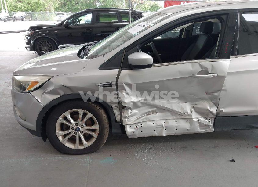 Photo 6 of 2017 Ford Escape SE (VIN 1FMCU0GD4HUA74239)