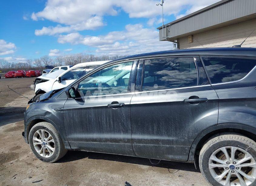 Photo 15 of 2017 Ford Escape SE (VIN 1FMCU0GD4HUB08910)