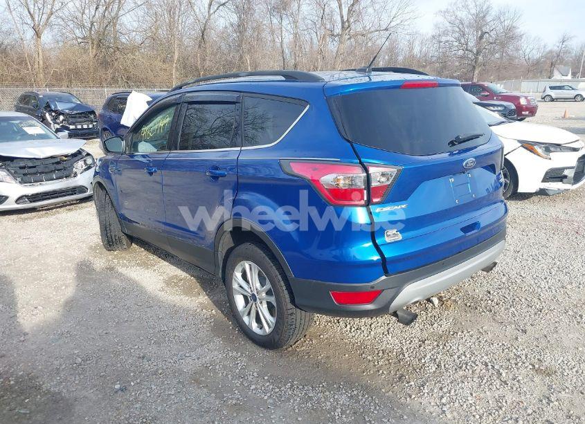 Photo 3 of 2017 Ford Escape SE (VIN 1FMCU0GD4HUB51370)