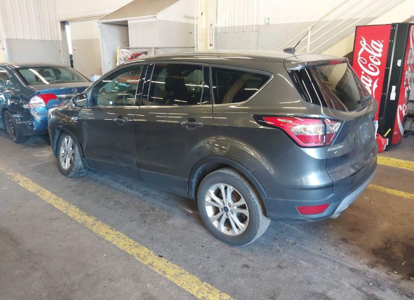 Photo 3 of 2017 Ford Escape SE (VIN 1FMCU0GD4HUC81049)