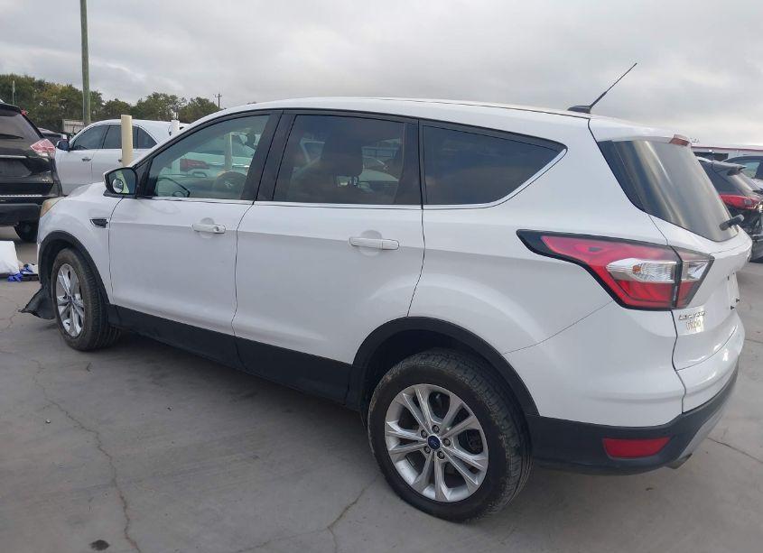 Photo 3 of 2017 Ford Escape SE (VIN 1FMCU0GD4HUC81830)