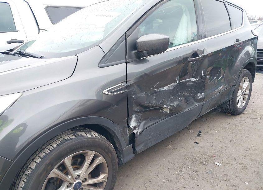 Photo 6 of 2017 Ford Escape SE (VIN 1FMCU0GD4HUC86929)