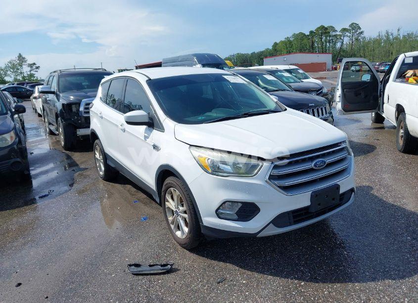 2017 Ford Escape SE (VIN 1FMCU0GD4HUC97431) main photo